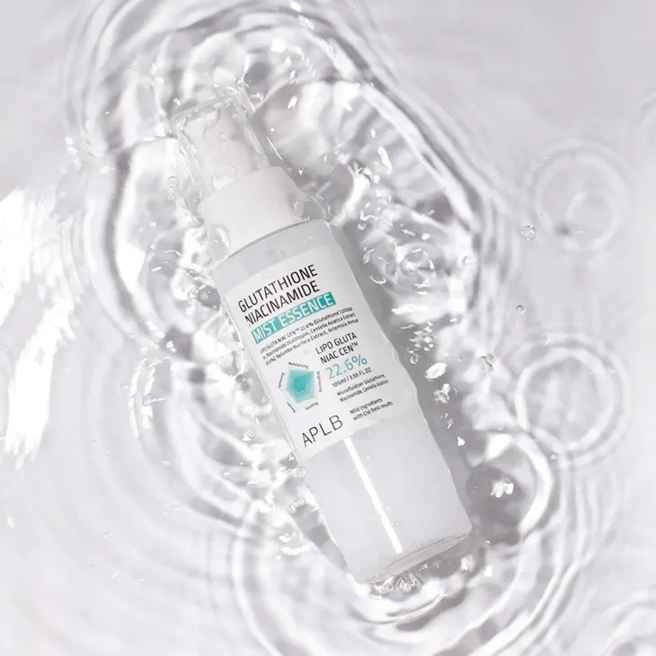 APLB Glutathione Niacinamide Mist Essence rozjaśniająca esencja do twarzy w mgiełce 105 ml