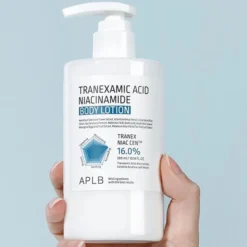 APLB Tranexamic Acid Niacinamide Body Lotion rozświetlający balsam do ciała 300 ml