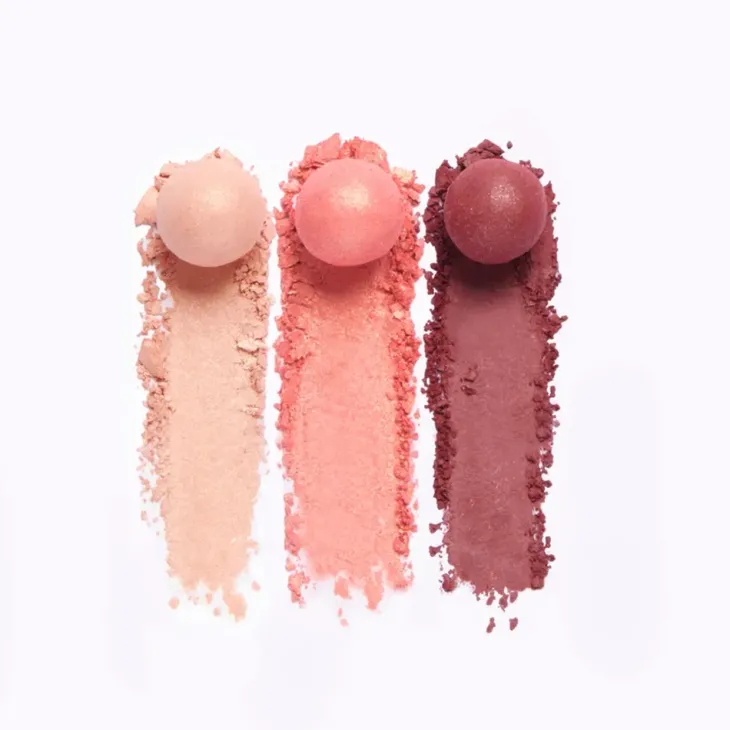 Avon Blush Pearls róż do policzków w perełkach Medium Blush 28 g