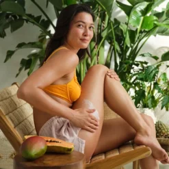 Avon Care Tropical Fruits wygładzający balsam do ciała skóra normalna i bardzo sucha Owoce Tropikalne 400 ml