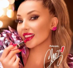Avon Hydramatic Shine lśniąca pomadka do ust z kwasem hialuronowym Fuchsia