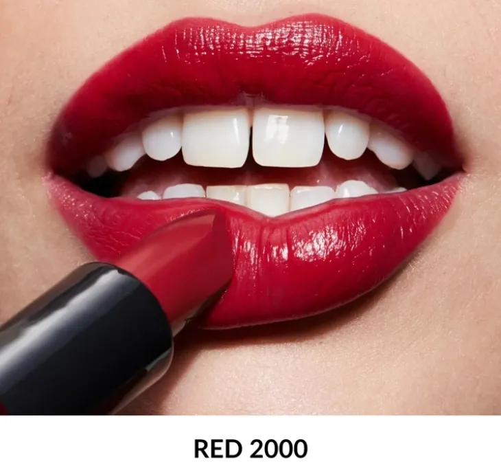 Avon Ultra Colour Creamy Lipstick ultrakremowa pomadka do ust w sztyfcie 68 Red 2000 3,6 g