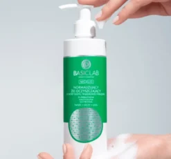 BasicLab Micellis normalizujący żel oczyszczający do skóry tłustej, trądzikowej i wrażliwej 300 ml