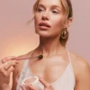 Bell HYPOAllergenic x Peachee Touch hypoalergiczny rozświetlacz do twarzy i ciała 6 g