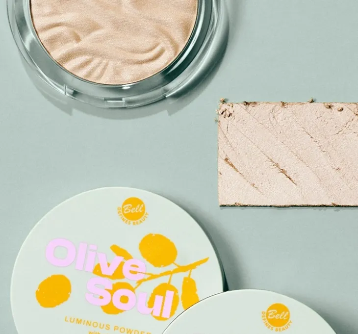 Bell Olive Soul prasowany puder rozświetlający do twarzy 01 Devy Olive 6,5 g