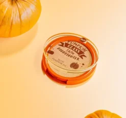 Bell Pumpkin Glass Skin Highlighter rozświetlacz do twarzy i ciała z olejem z dyni 01 Spicy Glow 10,5 g