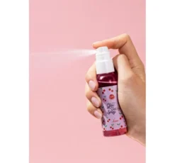 Bell x Kartonii rozświetlająca mgiełka utrwalająca makijaż Cherry Mist 50 g