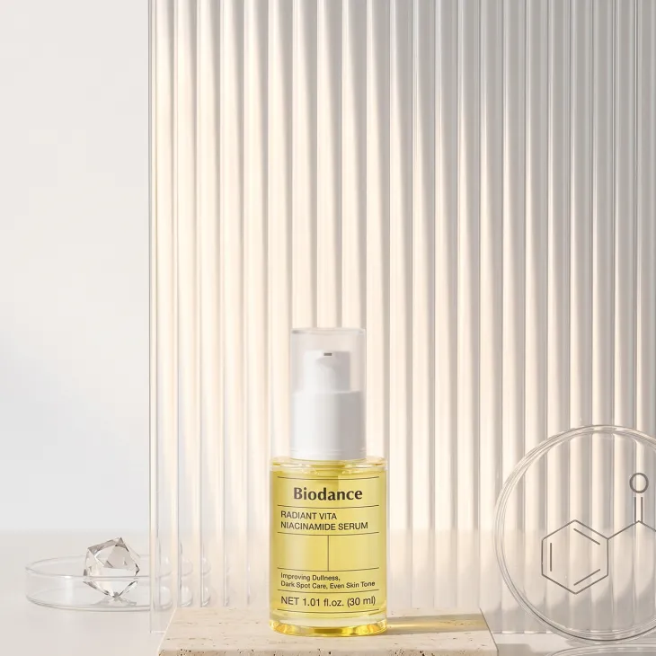 Biodance Radiant Vita Niacinamide Serum rozjaśniające serum z niacynamidem 30 ml