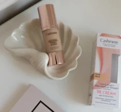 Cashmere BB Cream nawilżający krem-podkład tonujący z ektoiną Nude Beige 30 ml