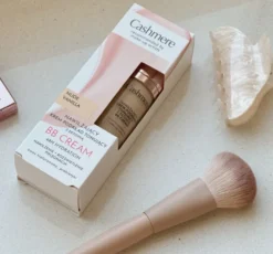 Cashmere BB Cream nawilżający krem-podkład tonujący z ektoiną Nude Vanilla 30 ml