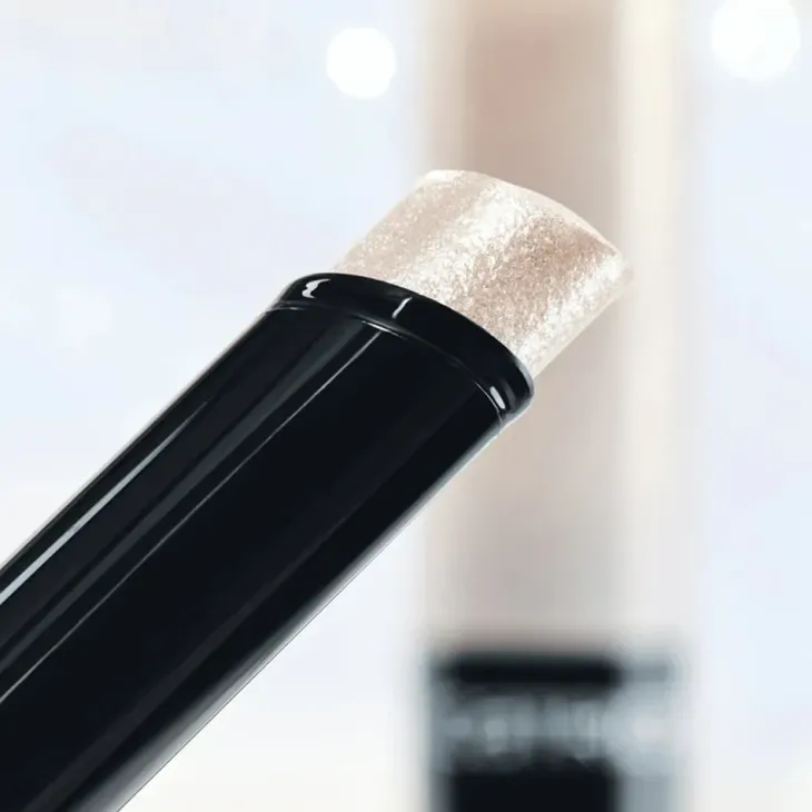 Catrice Drunk'n Diamonds brokatowy cień topper do powiek 010 Moonlight Glow 2,5 g