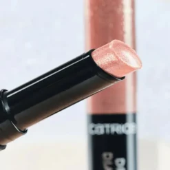 Catrice Drunk'n Diamonds brokatowy cień topper do powiek 020 Blossom Lights 2,5 g