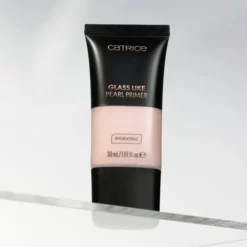 Catrice Glass Like Pearl Primer nawilżająco rozświetlająca baza pod makijaż 30 ml