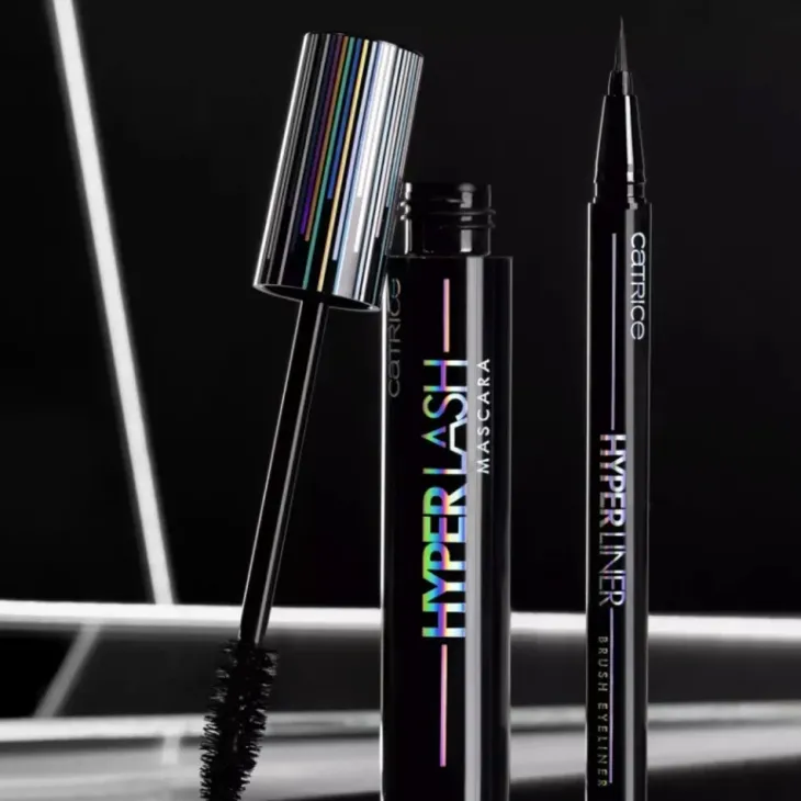 Catrice Hyper Liner eyeliner z pędzelkiem 010 Classic Black 0,52 ml