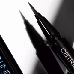 Catrice Hyper Liner eyeliner z pędzelkiem 010 Classic Black 0,52 ml