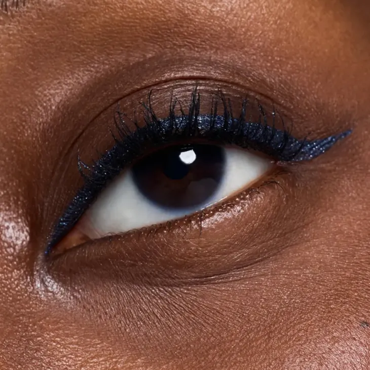 Catrice Jewel Glide wodoodporna kredka do oczu 030 Midnight Sapphire 1,5 g
