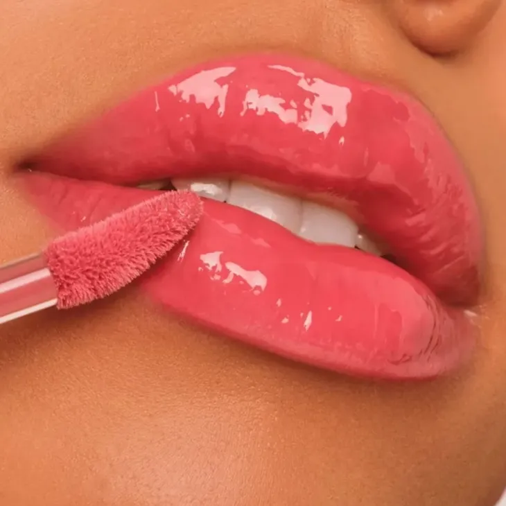 Catrice Lip Gloss Filler Supreme klasyczny błyszczyk do ust 030 Miss Behave 3,2 ml