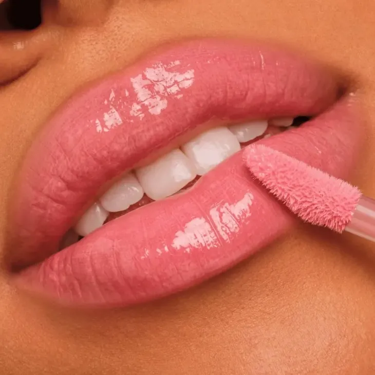 Catrice Lip Gloss Filler Supreme klasyczny błyszczyk do ust 020 Fairytale Filter 3,2 ml