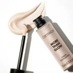 Catrice More Than Glow rozświetlacz w płynie 010 Pearl Glaze 10,5 ml