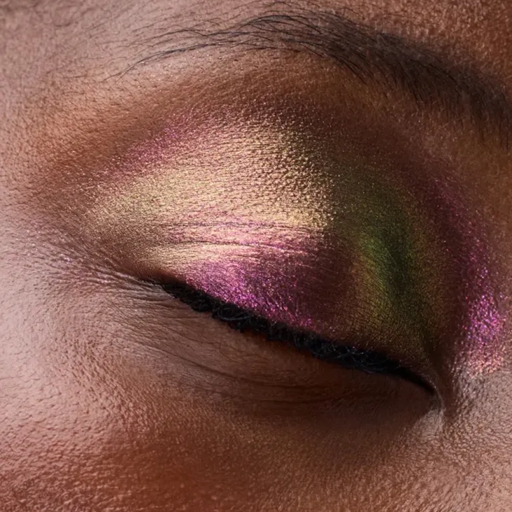 Catrice Prismatic Shift duochromowy cień do powiek 020 Berry Blaze 1 g