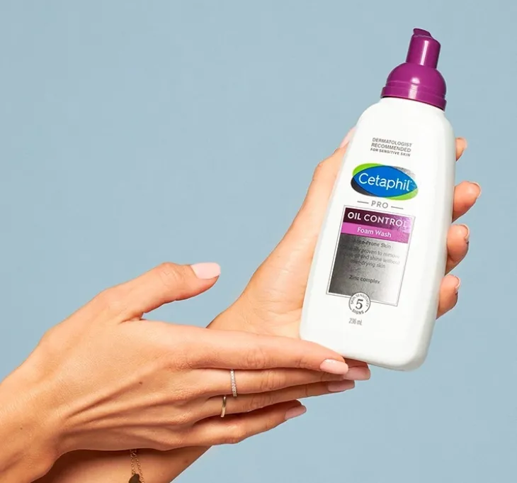 Cetaphil PRO Oil Control pianka do mycia twarzy 236 ml