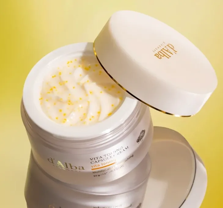 d'Alba Vita Toning nawilżająco-rozświetlający krem kapsułkowy 55 g