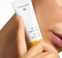 Dr. Hauschka Quince Day Cream krem do twarzy na dzień z nasion pigwy 30 ml
