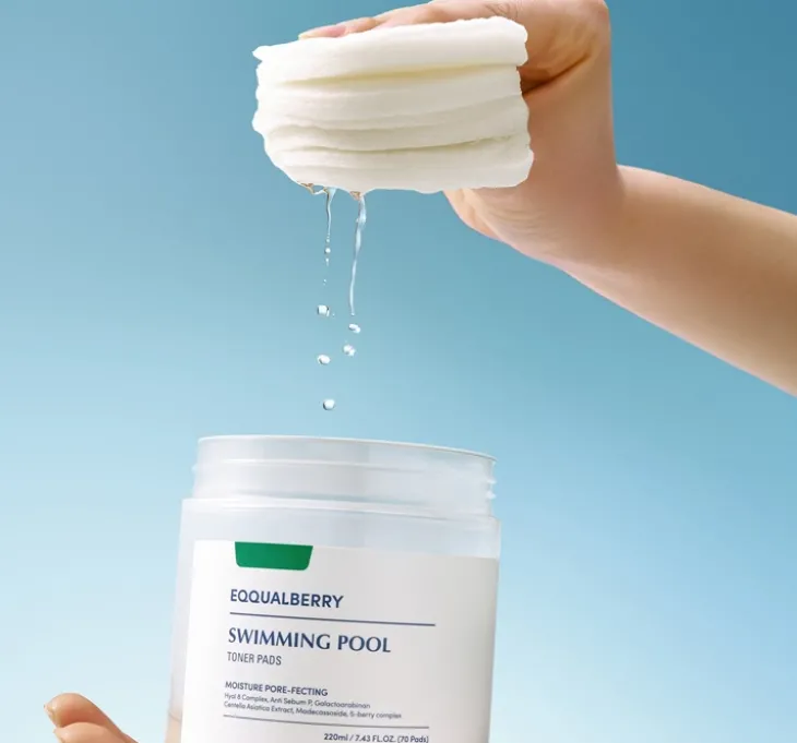 EQQUALBERRY Swimming Pool Toner Pads złuszczająco-nawilżające płatki do twarzy 70 sztuk