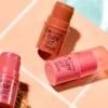 Essence Baby Got Bronze bronzer do twarzy w sztyfcie 10 Cinnamon Spice 5,5 g