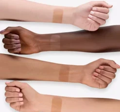 Essence Baby Got Bronze bronzer do twarzy w sztyfcie 10 Cinnamon Spice 5,5 g