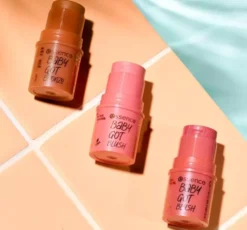Essence Baby Got Bronze bronzer do twarzy w sztyfcie 10 Cinnamon Spice 5,5 g