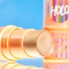 Essence Baby Got Holo Glow rozświetlacz w sztyfcie 10 Holy Apricotly 5 g