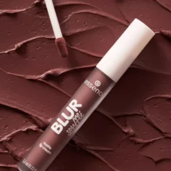 Essence Blur Soufflé matowa pomadka do ust 01 Deep Scroll 3,6 ml