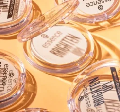 Essence Brighten Up! półprzezroczysty matujący puder do twarzy 20 Bababanana 9 g