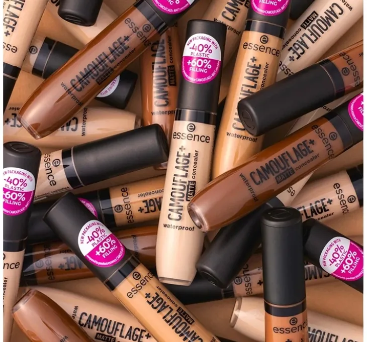 Essence Camouflage+ Matte Waterproof kryjący korektor w płynie 20 8 ml