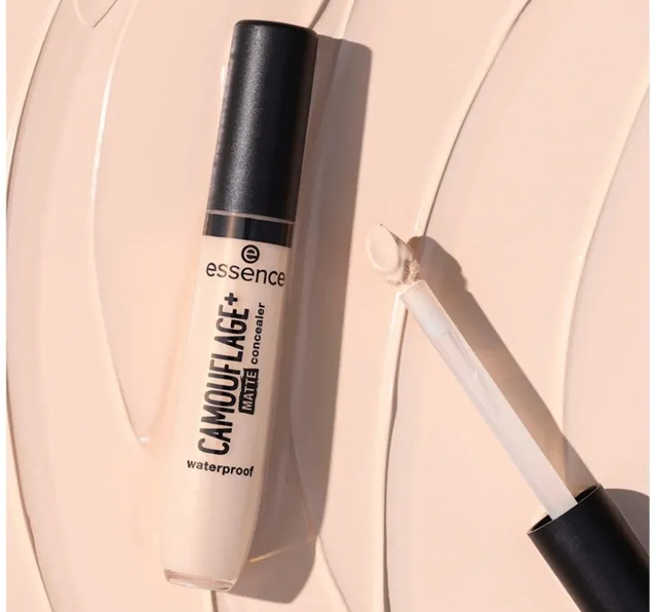 Essence Camouflage+ Matte Waterproof kryjący korektor w płynie 20 8 ml