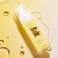 Essence Glow Like Honey rozświetlająca baza pod makijaż 30 ml