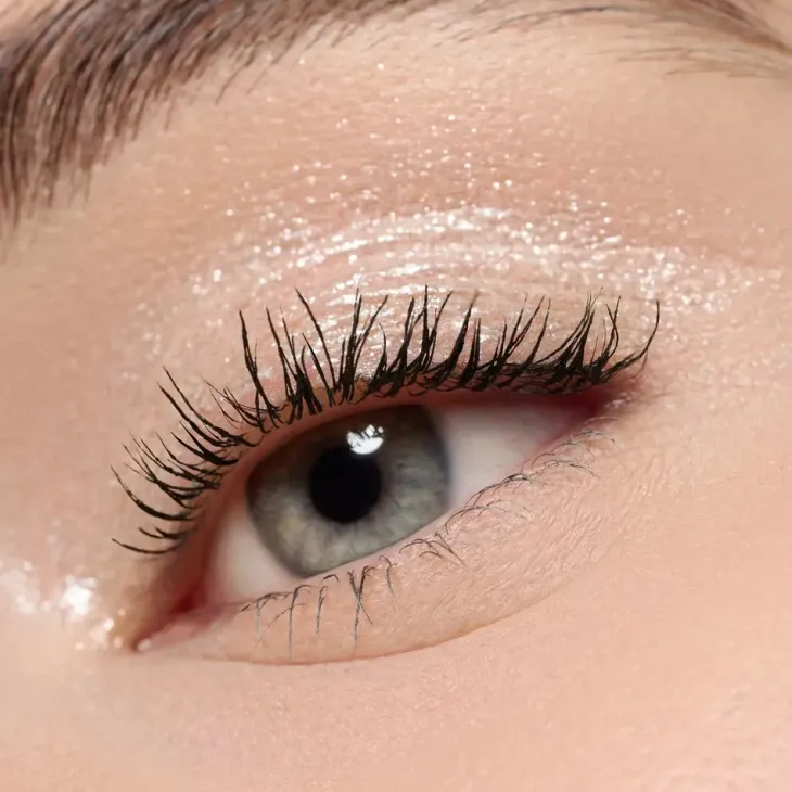 Essence Mono Eyeshadow Glitter brokatowy cień do powiek 01 Frosted Shine 2 g