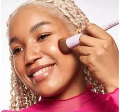 Essence pędzel do makijażu Buffer Brush 01 Buff Away Your Problems