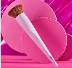 Essence pędzel do makijażu Buffer Brush 01 Buff Away Your Problems