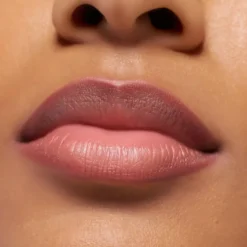 Essence POUTline Soft Glide kredka do ust 01 Like To Mauve It 0,62 g