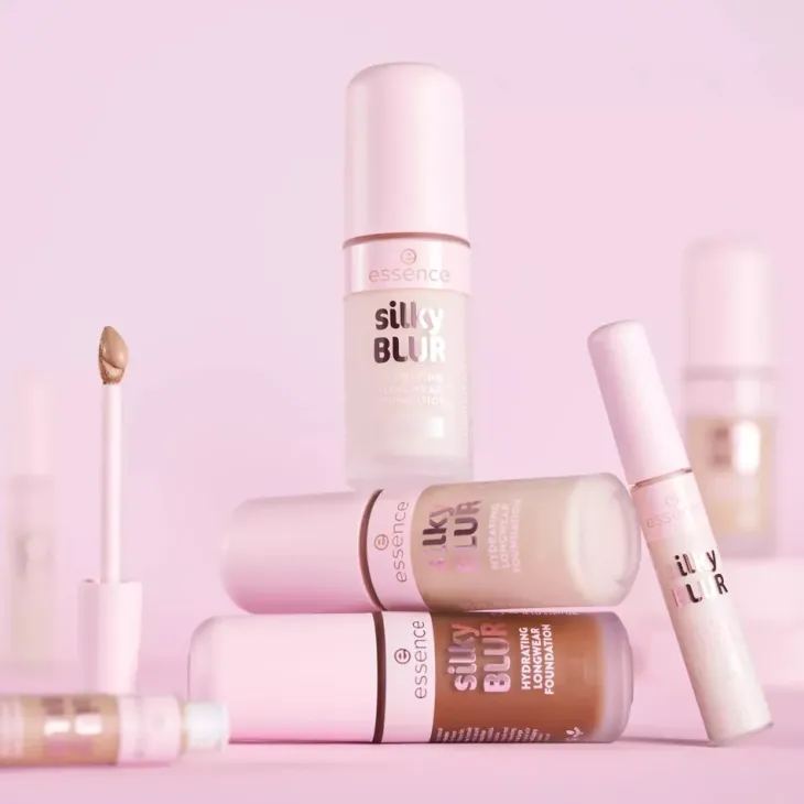Essence Silky Blur Hydrating Longwear Foundation nawilżający podkład do twarzy 100 30 ml
