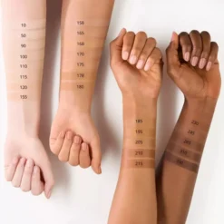 Essence Silky Blur Hydrating Longwear Foundation nawilżający podkład do twarzy 20 30 ml
