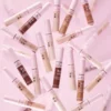 Essence Silky Blur nawilżający korektor w płynie 160 10 ml