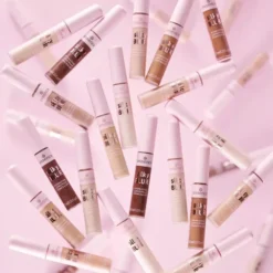 Essence Silky Blur nawilżający korektor w płynie 20 10 ml