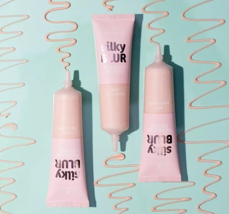 Essence Silky Blur Poreless Primer wygładzająca baza pod makijaż 30 ml
