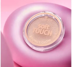 Essence Soft Touch Bouncy Glow rozświetlacz do twarzy 10 Soft Glaze 4 g