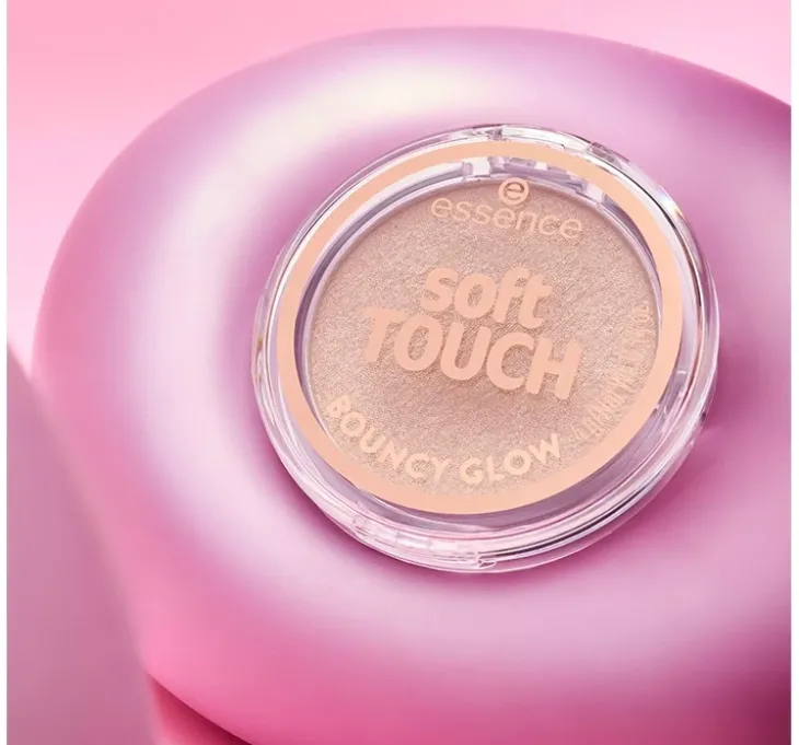 Essence Soft Touch Bouncy Glow rozświetlacz do twarzy 10 Soft Glaze 4 g