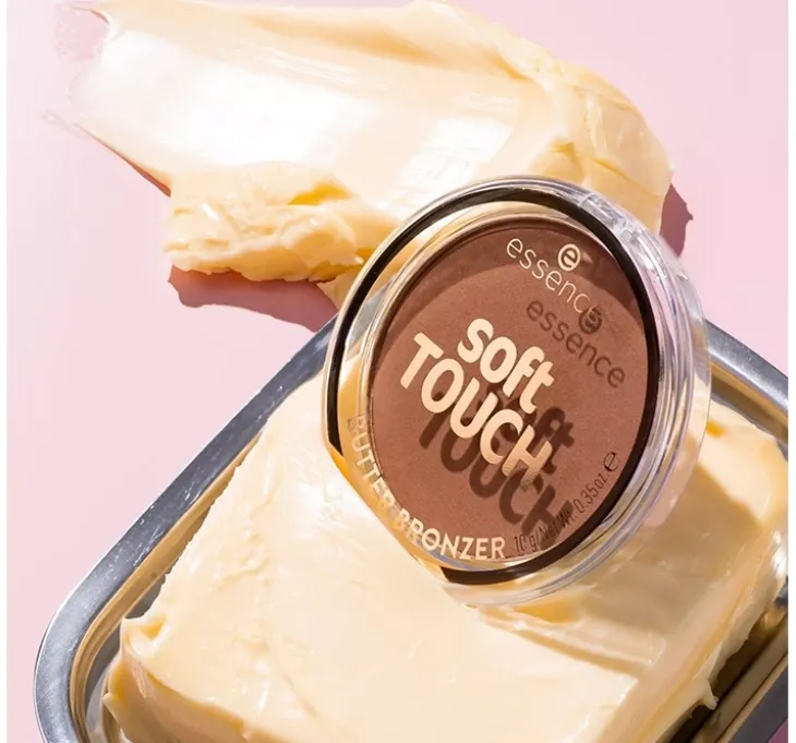 Essence Soft Touch Butter Bronzer puder brązujący 10 Whipped Buttercup 10 g