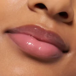 Essence The Super Peptide Glossy Lip Treatment błyszczący balsam do ust 05 Holomazing! 10 ml